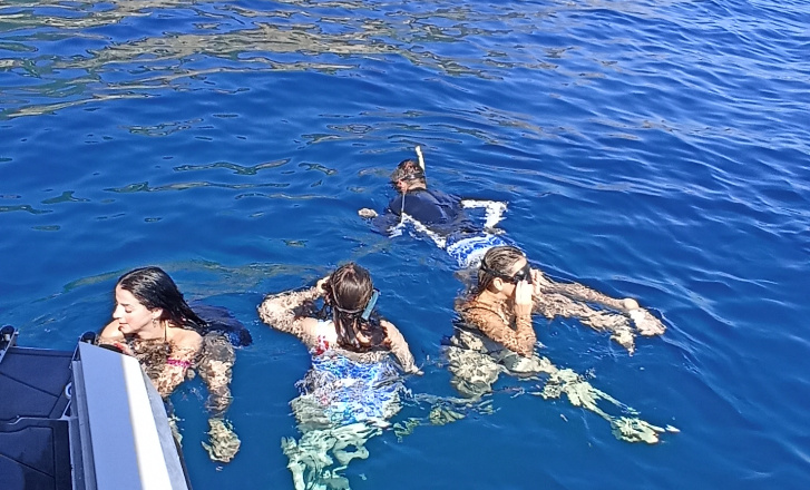 Tailor-made θαλάσσιες εκδρομές στη Λέσβο. Χαλαρώστε σε μια ιδιωτική κρουαζιέρα, εξερευνήστε μυστικούς κόλπους & ζήστε το νησί με τον δικό σας τρόπο 