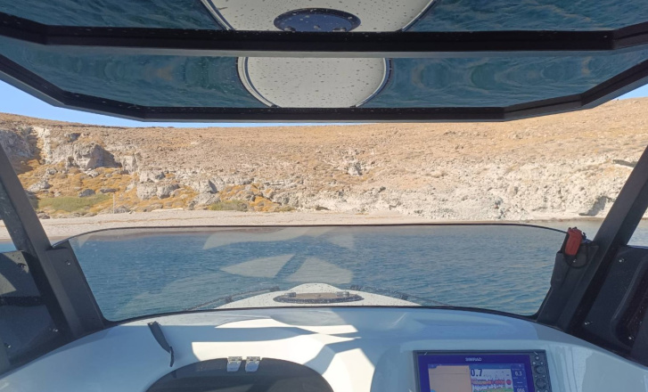 Ολοήμερη εκδρομή με σκάφος στη Λέσβο