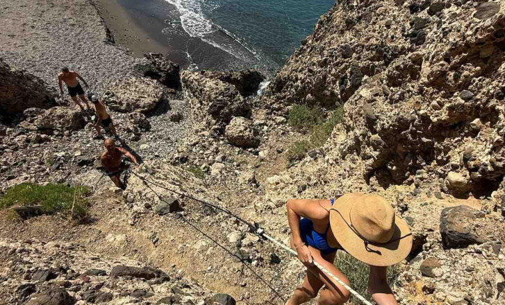 Komenos Vrahos Hiking